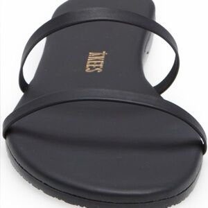 Women’s Tkees Gemma sandal black soft leather size 37 or women’s 6 EUC TKEES